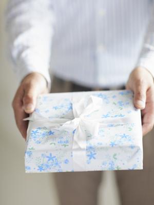 ビジネスシーンに華を添えるハイクオリティなネクタイをロンドンで見つけよう!